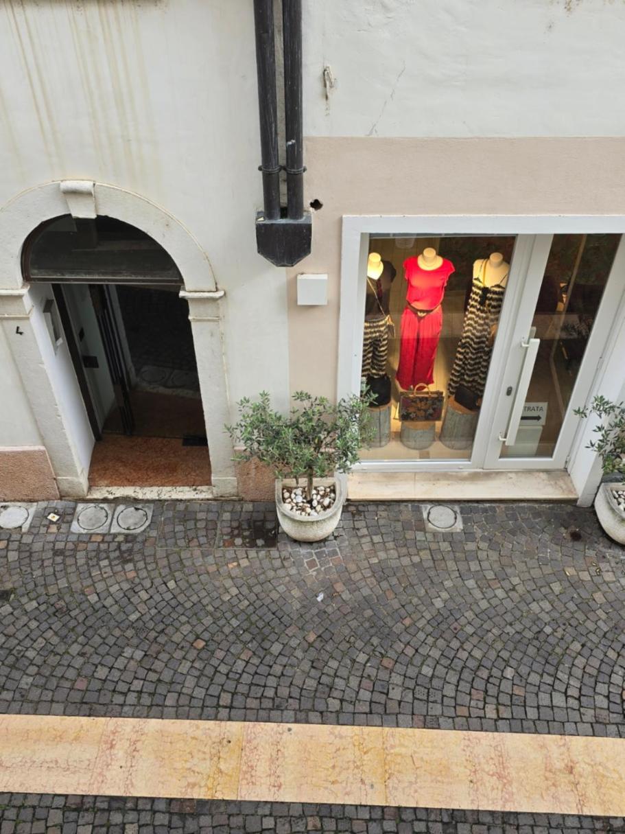 La Torretta Apartment Peschiera del Garda Dış mekan fotoğraf